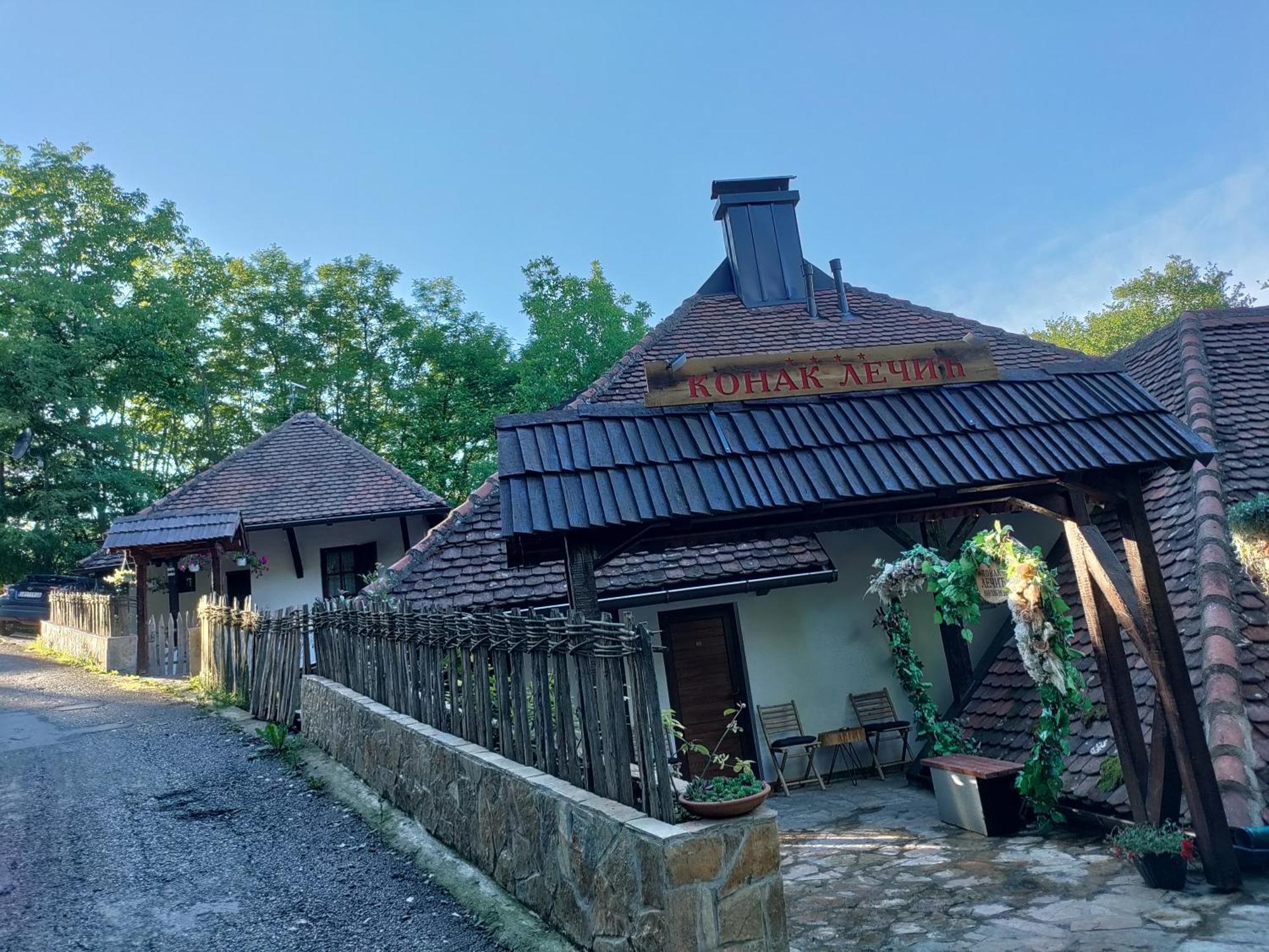 Konak Lecic Trsic Екстериор снимка