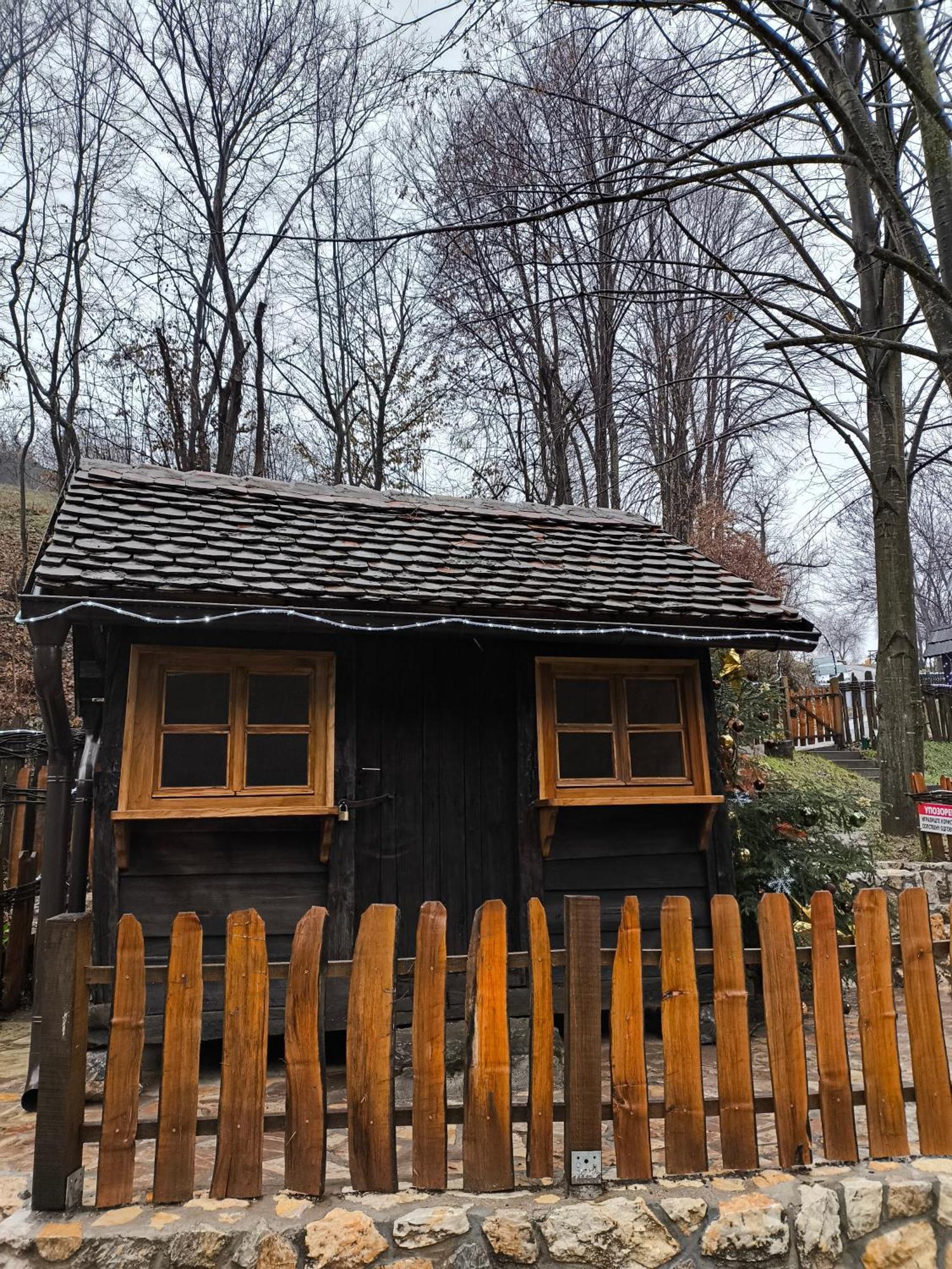 Konak Lecic Trsic Екстериор снимка